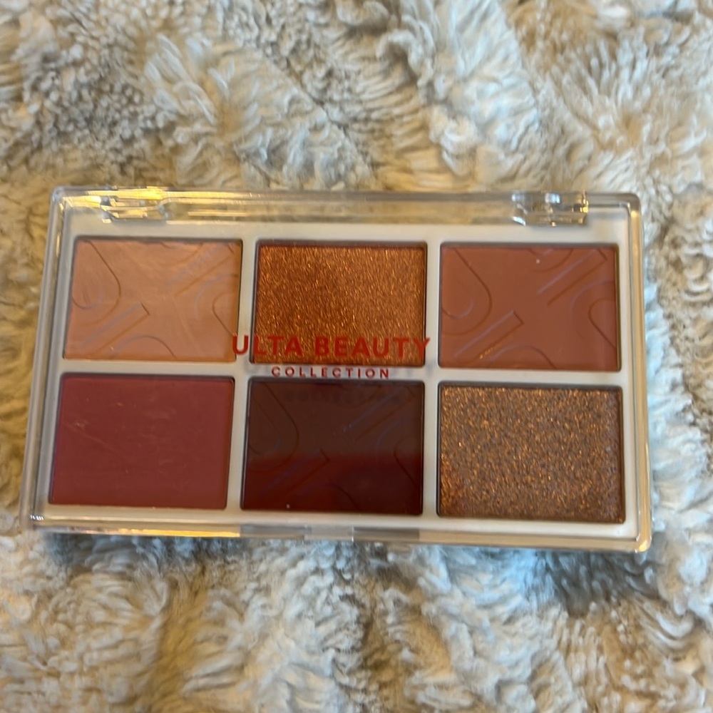 Makeup - Picture 4 of 15